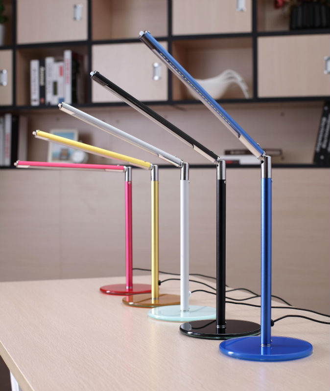 折り畳み式3wledテーブルランプ/再充電可能なデスクランプ問屋・仕入れ・卸・卸売り