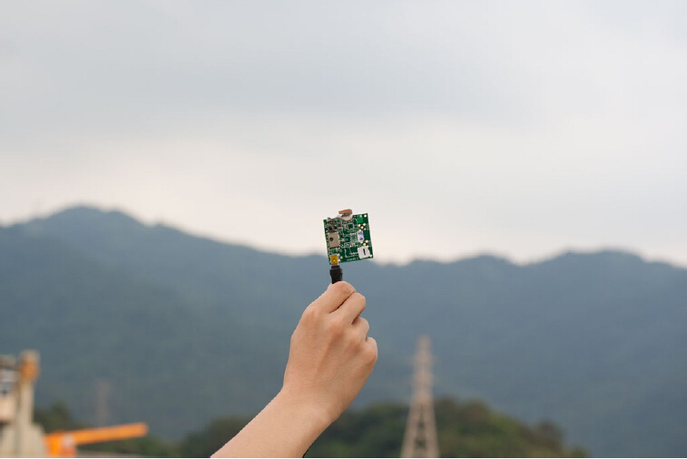 新しい熱い販売の2014年gpsスマートアンテナ/ls20229( sirfの) サプライヤー中国で問屋・仕入れ・卸・卸売り