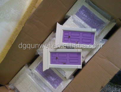 ドア木製人形の家のミニチュア妖精のハードウェアを使用して外装のドアを塗装問屋・仕入れ・卸・卸売り