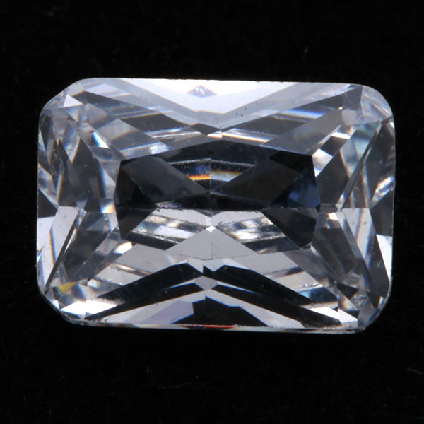 ダイヤモンドの宝石類装飾的な石のマシンカットの宝石問屋・仕入れ・卸・卸売り