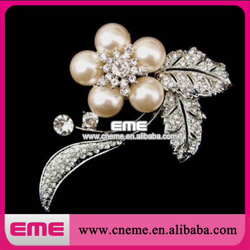 Skull-shaped Silver Unique Bling Mini Crystal Rhinestone Brooch問屋・仕入れ・卸・卸売り