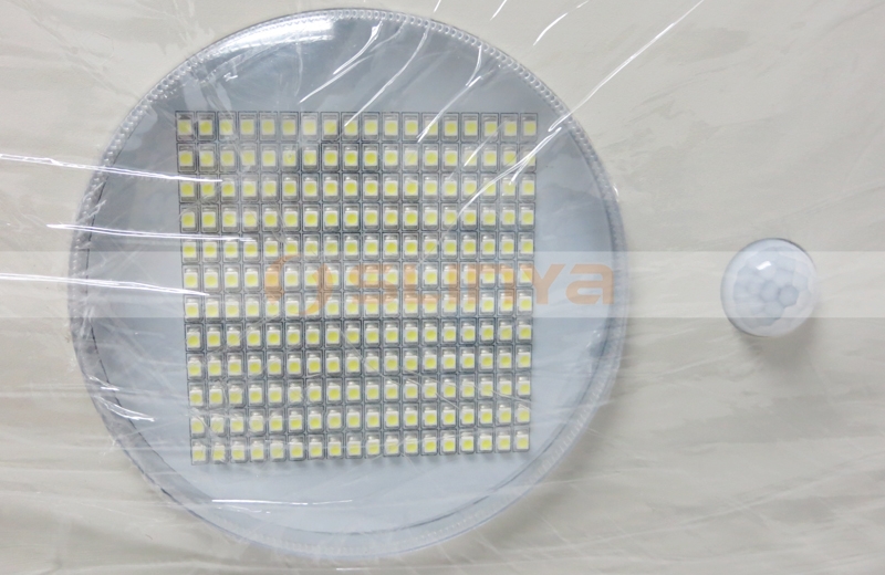 15 w solar lamp 8027 150414 (3).JPG