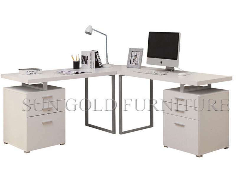 Sencillo y moderno mobiliario de oficina en casa, extractor de ...