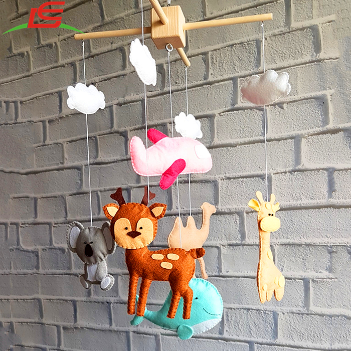 cute baby gift animal felt hanging bed ring1.jpg