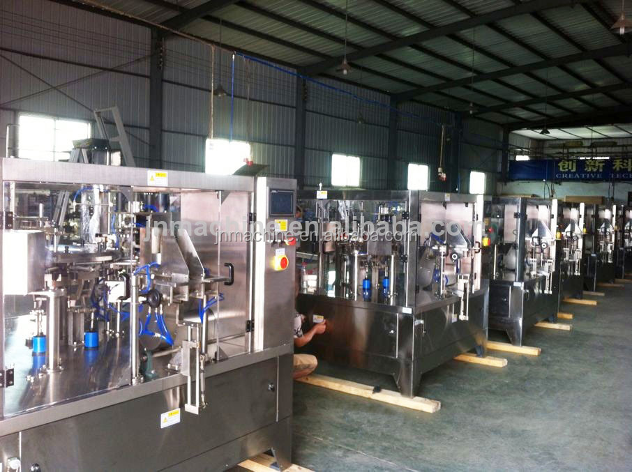Vertical Red Wine Labeling Machine