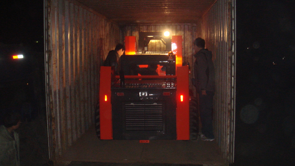 Skid Steer Loader Packing0.JPG