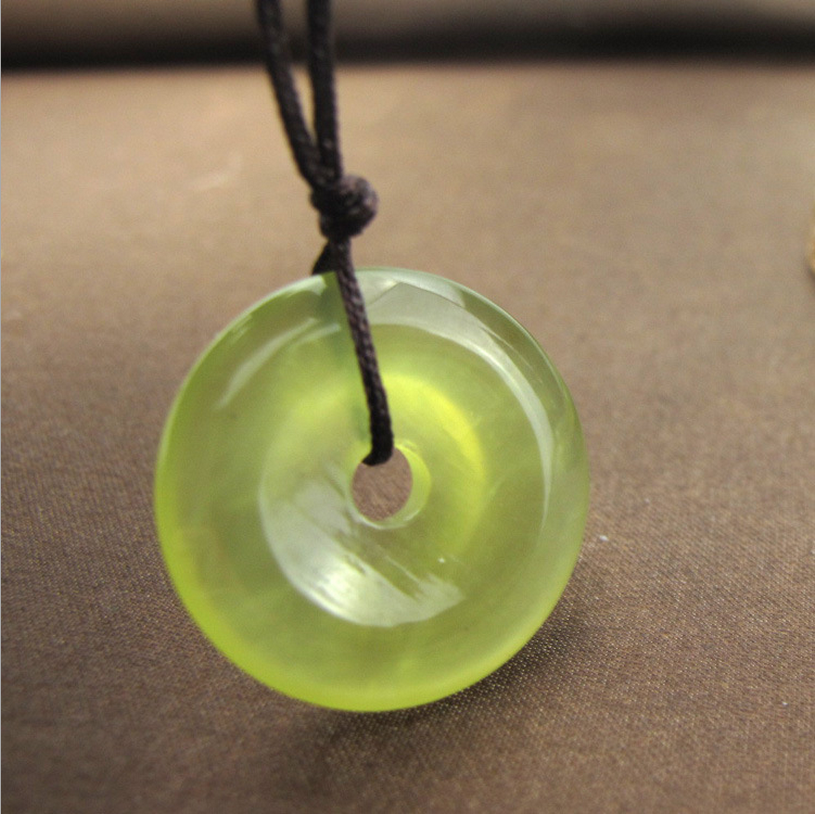 Jade pendant (2).png