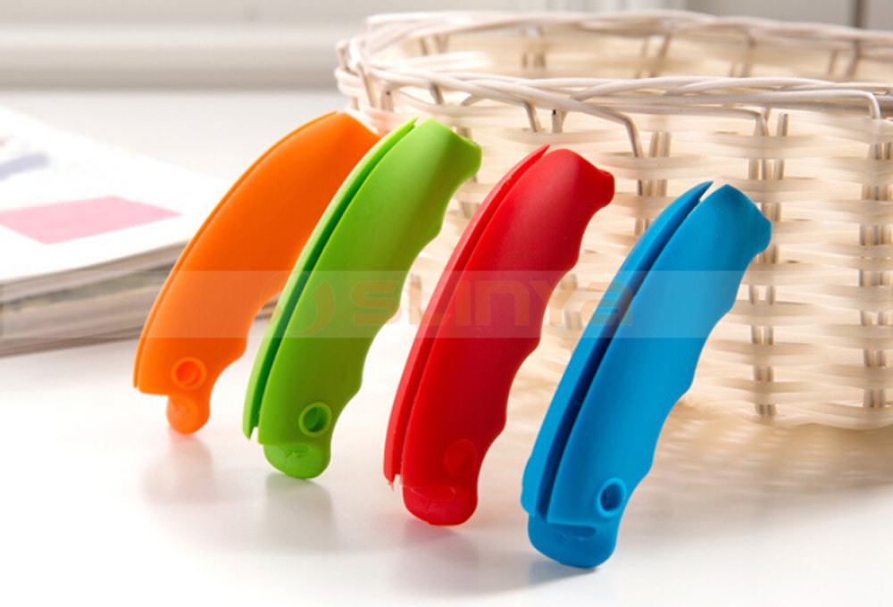 Strong silicone handle carrier 4 Pcs Plastic Bag Holder Carrier