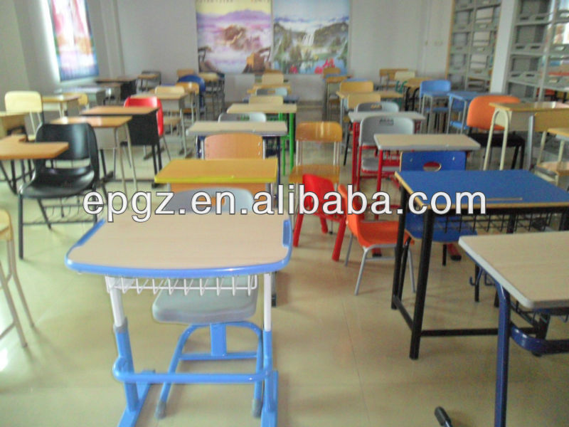 single desk and chair showroom 2