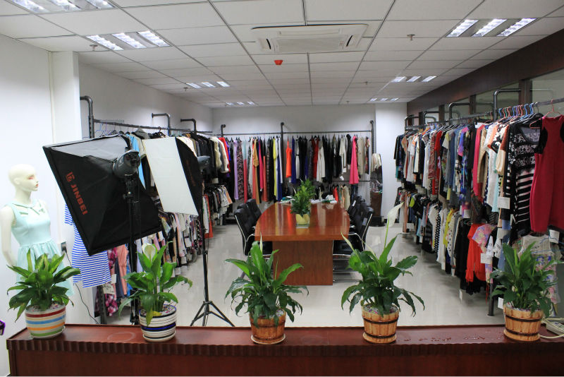 経歴2014年スリム卸売女性のドレスのためのドレスの女性仕入れ・メーカー・工場