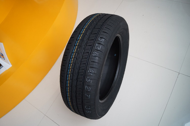 pcr car tire 08.JPG