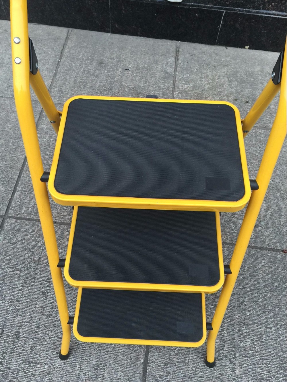 Wholesale Steel Folding 3 Step Ladder With Plastic Step Wide Step