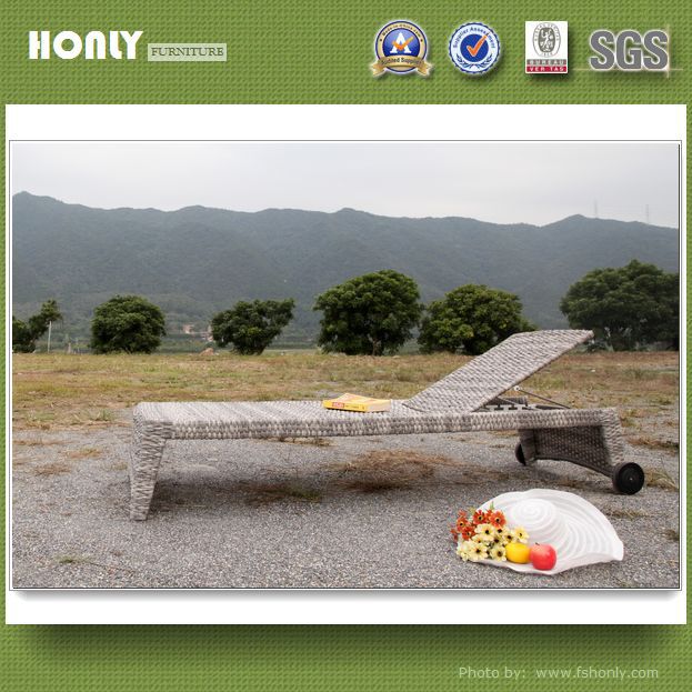Aluminum outdoor lounge chair wholesale wicker folding lounge chair