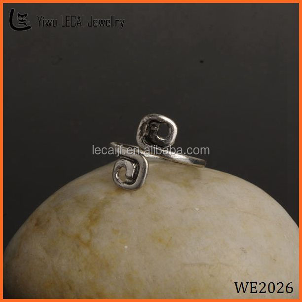 toe rings.jpg