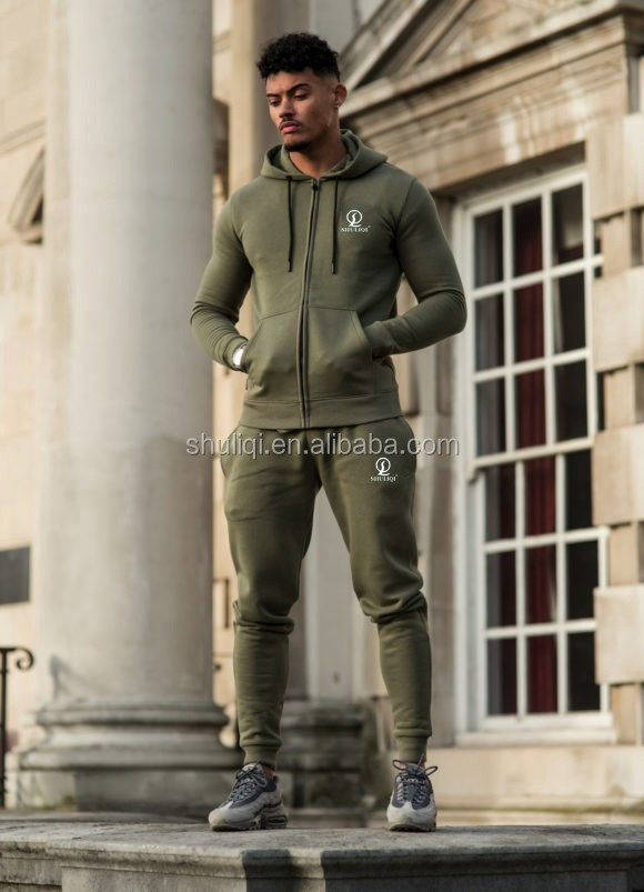 2017021511 men tracksuit