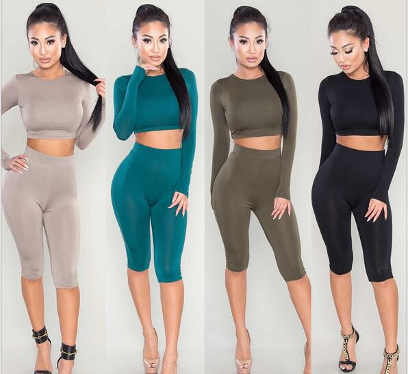 women crop top with skinny pants