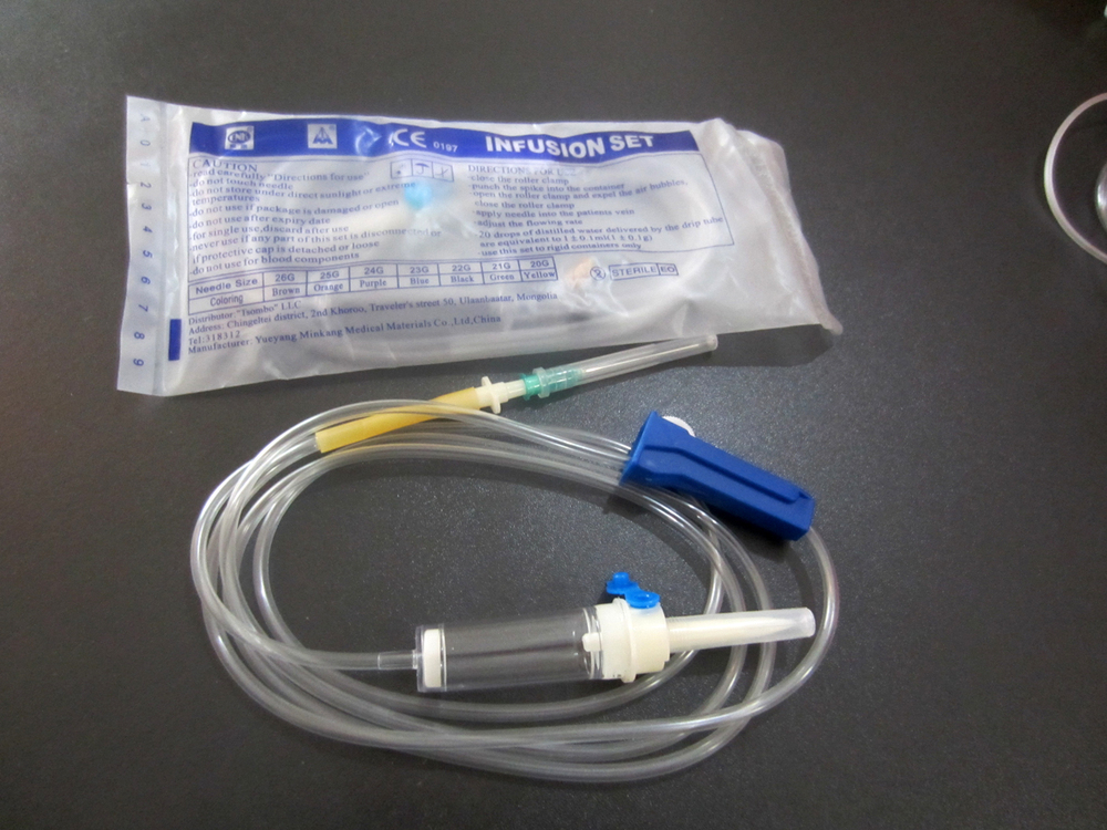 Medical Disposable Iv Infusion Giving Set With Luer Lock Y Connect