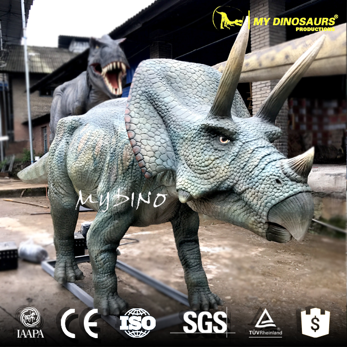 animatronics triceratops.jpg