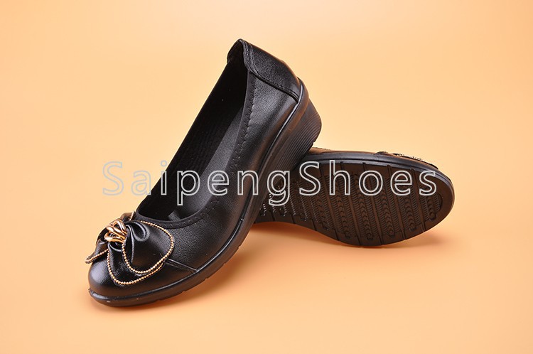 stocklots柔らかい柔軟なコンフォートシューズ低価格の性質ウォークの靴女性のための仕入れ・メーカー・工場