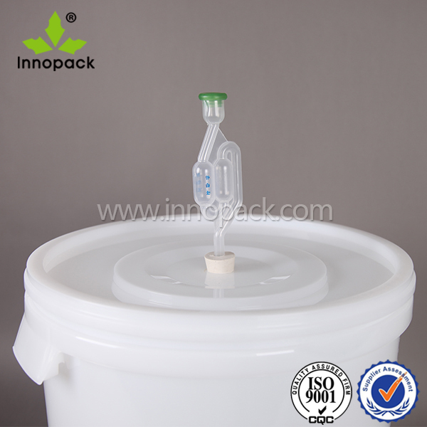 エアロックを備えたプラスチック30lconcial発酵とタップ仕入れ・メーカー・工場