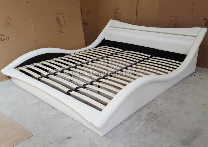 新しい設計された白フェイクレザー王室のベッド仕入れ・メーカー・工場