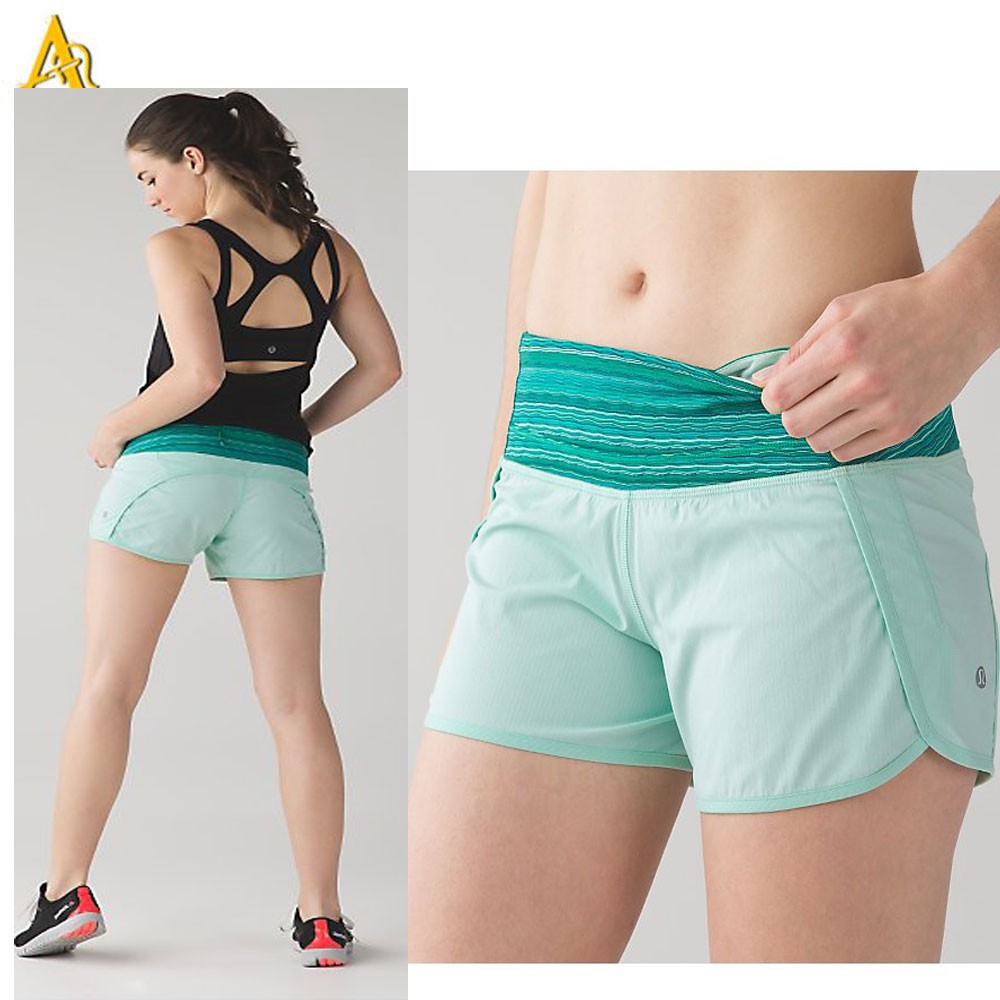 xxx-tight-shorts-on-teens
