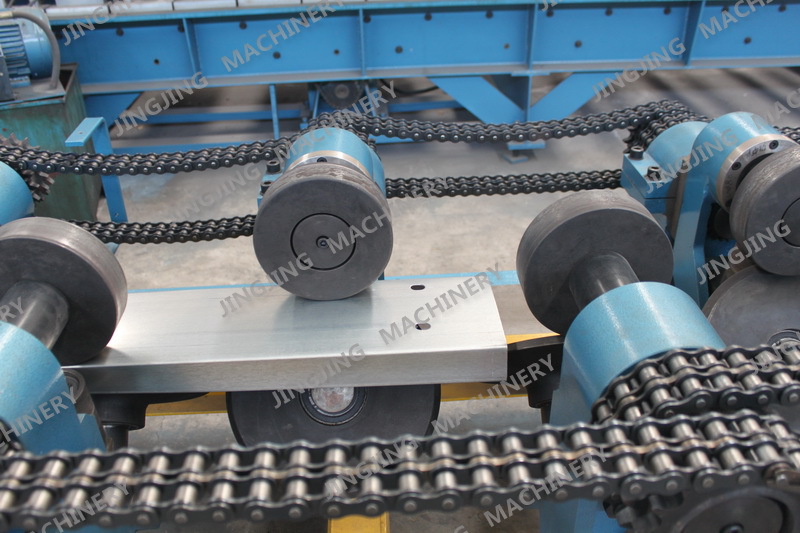 cz母屋桁のロール成形機自動的に交換可能なマシン問屋・仕入れ・卸・卸売り