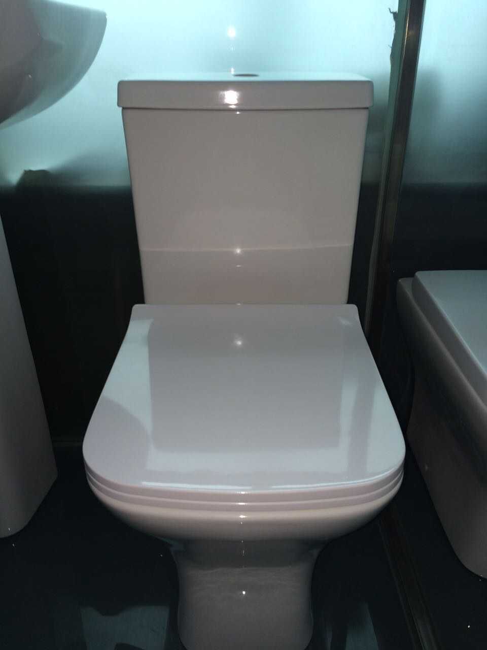 ウォッシュダウンfh600閉じた- 結合されたセラミックスツーピースのトイレ衛生陶器のバスルームのデザイン仕入れ・メーカー・工場