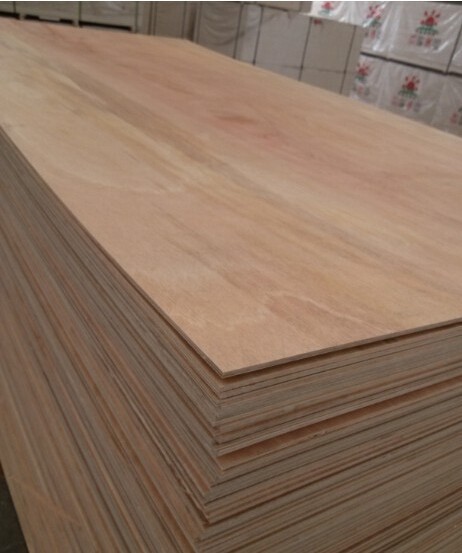 天然の赤い広葉樹ベニヤシートmdfに使用、 合板、 osb、 パーティクルボード 問屋・仕入れ・卸・卸売り