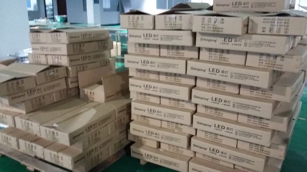 熱い販売の良質のce屋外led街路灯100wip65仕入れ・メーカー・工場
