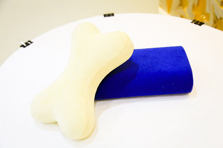 puのカーファクトリーカスタムメモリ泡の旅行のための首の枕仕入れ・メーカー・工場