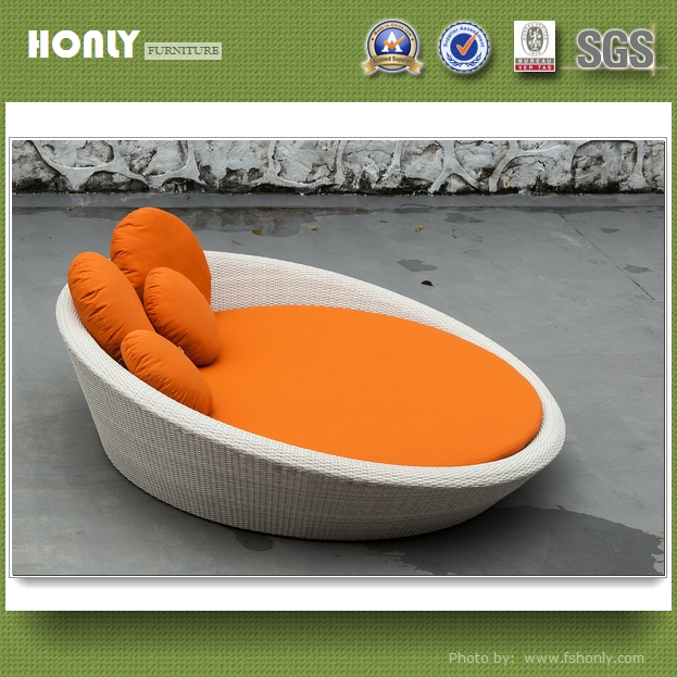 Luxury outdoor white rattan daybed round aluminium frame rattan daybed