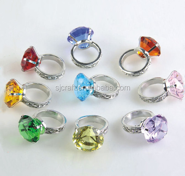 美しいガラスのナプキンリングの結婚式の好意/水晶のナプキンリング仕入れ・メーカー・工場