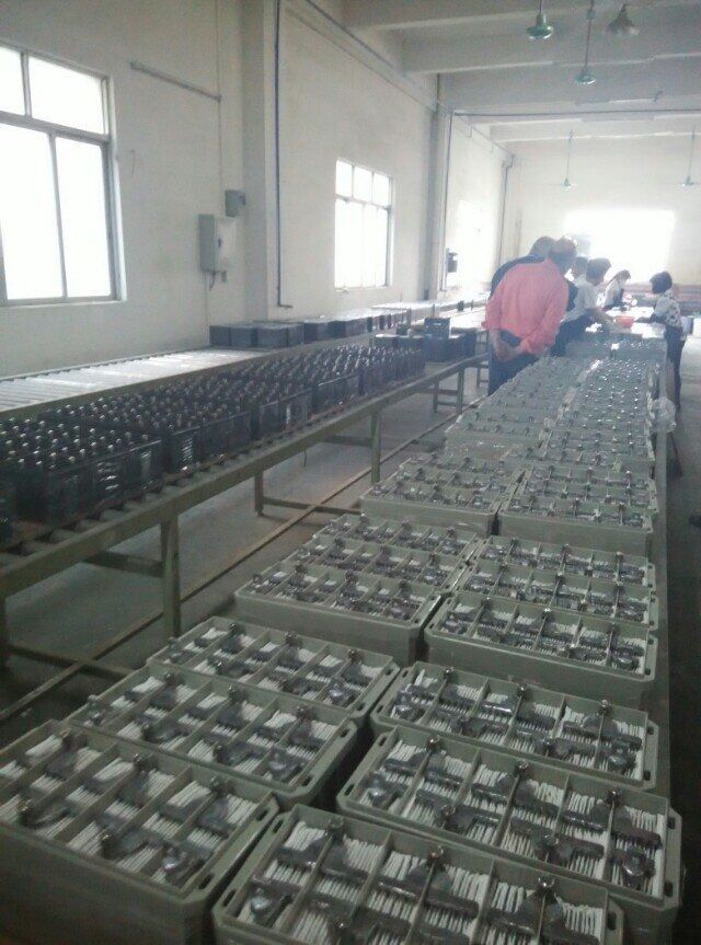 工場出荷時の価格ディープサイクルagmバッテリー鉛酸バッテリー使用12v33ahソーラーシステム用仕入れ・メーカー・工場