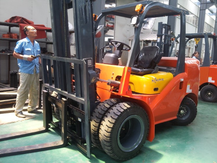 中小企業のためのディーゼルフォークリフトiso 9001中国フォークリフトトラック仕入れ・メーカー・工場