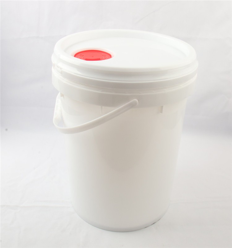 plastic bucket (1).jpg