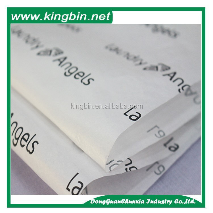 packing clothes tissue paper2.jpg