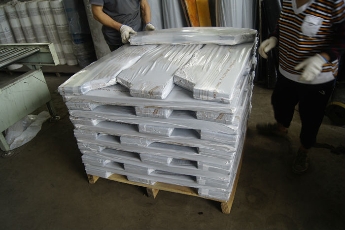 ホット2014年iso9001: 2008は承認され!!! 屋根用アスファルトタイル問屋・仕入れ・卸・卸売り