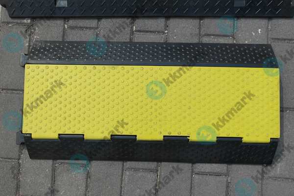 4 channel cable ramp 03.jpg