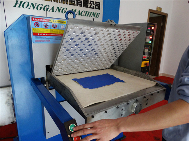 fabric embossing machine01.jpg