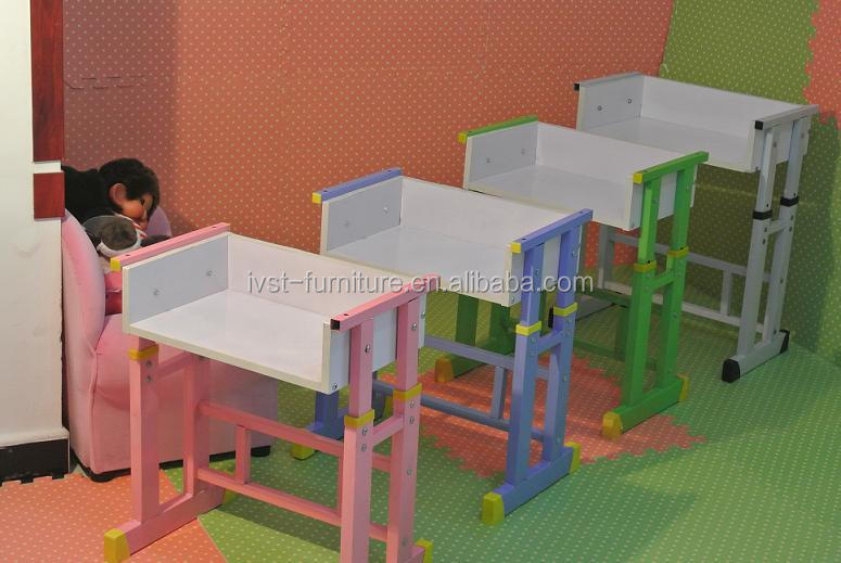 調節可能なkidergarten学校用家具の机と椅子仕入れ・メーカー・工場