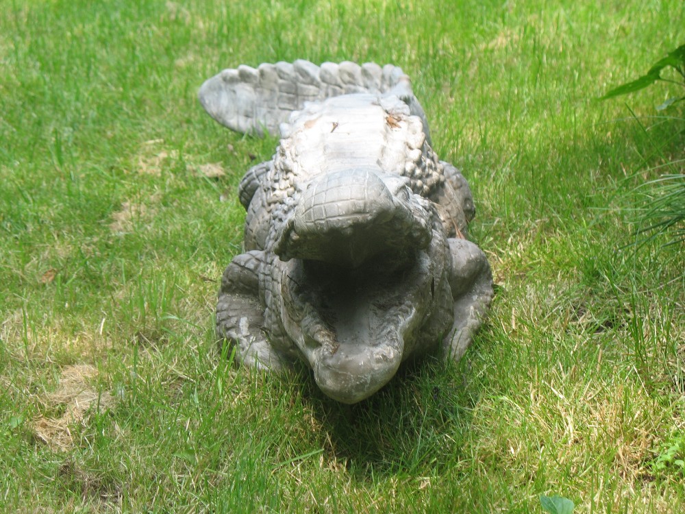 resin alligator statue