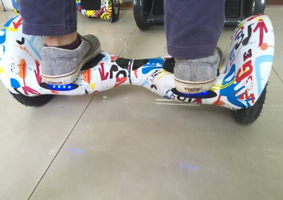 工場直接10インチ二輪自己スマート電気バランススクータースケートボード電動hoverboard卸売と小売仕入れ・メーカー・工場