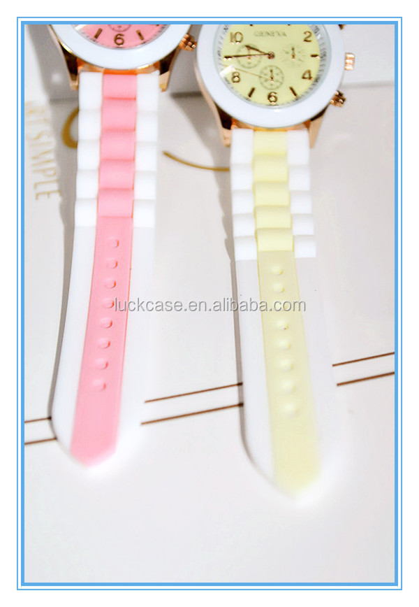 熱販売のシリコーンの腕時計高品質/安いシリコーンの腕時計の防水問屋・仕入れ・卸・卸売り