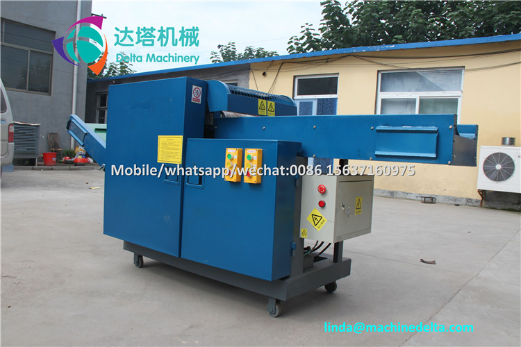 details of cloths cutting machine