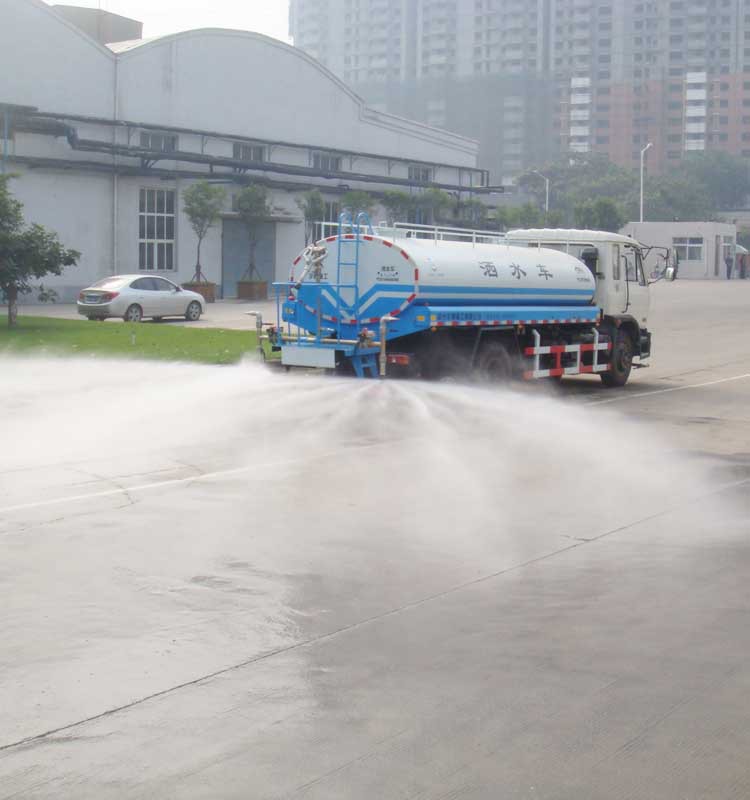 中国東風4x2の高品質とステンレス製の水タンクトラックシャーシ仕入れ・メーカー・工場