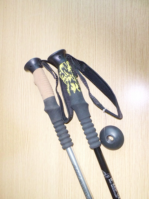 の供給3コルクeva迷彩ハイキングトレッキングポールハンドルアルミ杖7075工場卸売問屋・仕入れ・卸・卸売り