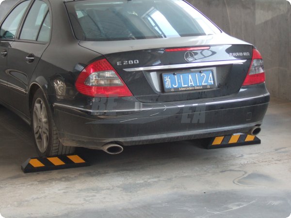 卸売黒・反射黄色のゴム製車輪止め車のドロップは、 中国の製造問屋・仕入れ・卸・卸売り