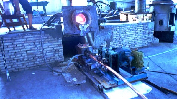 Medium frequency furnace casting2A.jpg