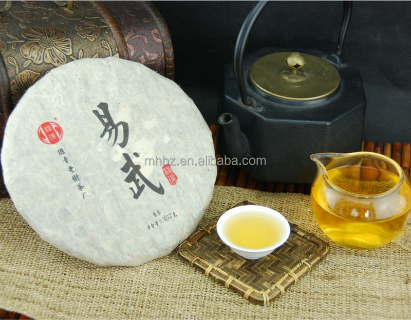 New pressed Yiwu Puerh bing cha Tea